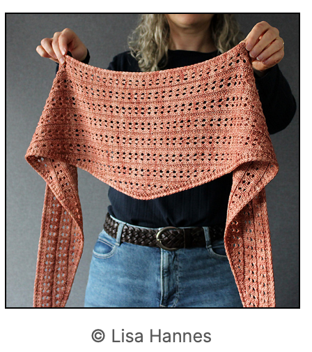Beautiful, lacy scarf in pink