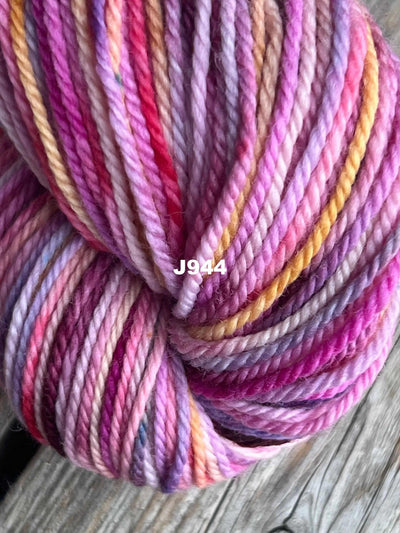 J944