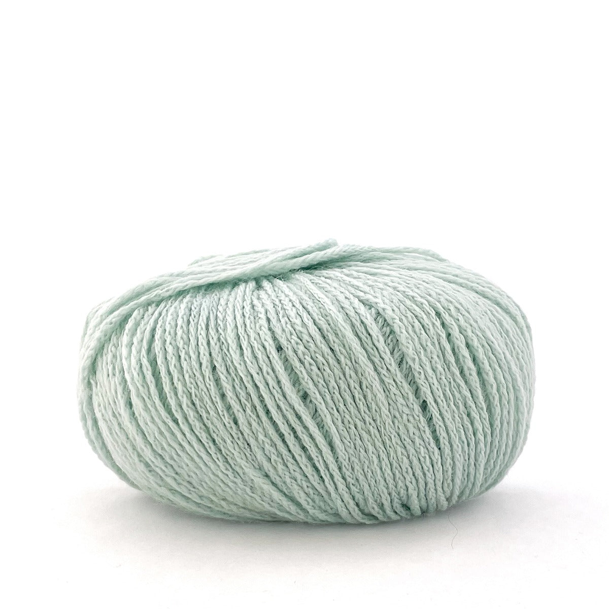 BC Garn Semilla Cable Collection yarn - Colour 15 Frosty Green